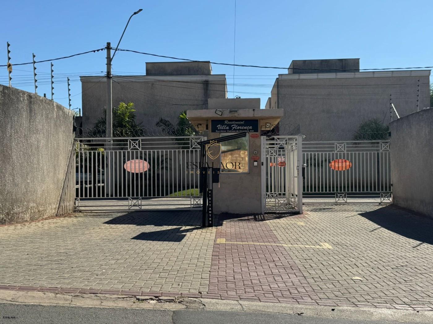 Casa em Condom�nio