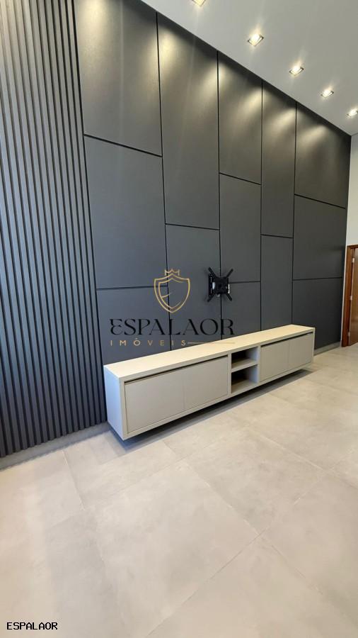 Casa em Condom�nio