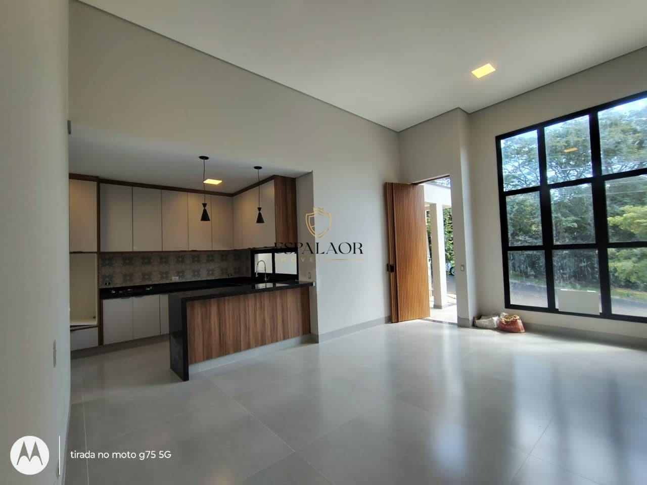 Casa em Condom�nio