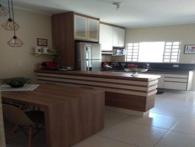 Casa para Venda, em Salto, bairro Jardim So Judas Tadeu, 2 dormitrios, 1 banheiro, 1 sute, 2 vagas